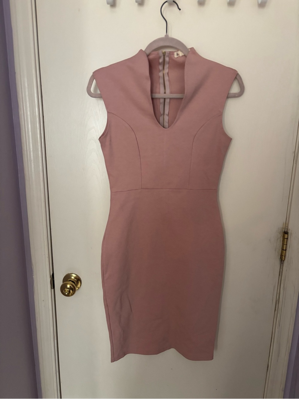 NWT Rolla Coster Sleeveless Dusty Rose Bodycon Sheath Dress with V-Notch, Size M